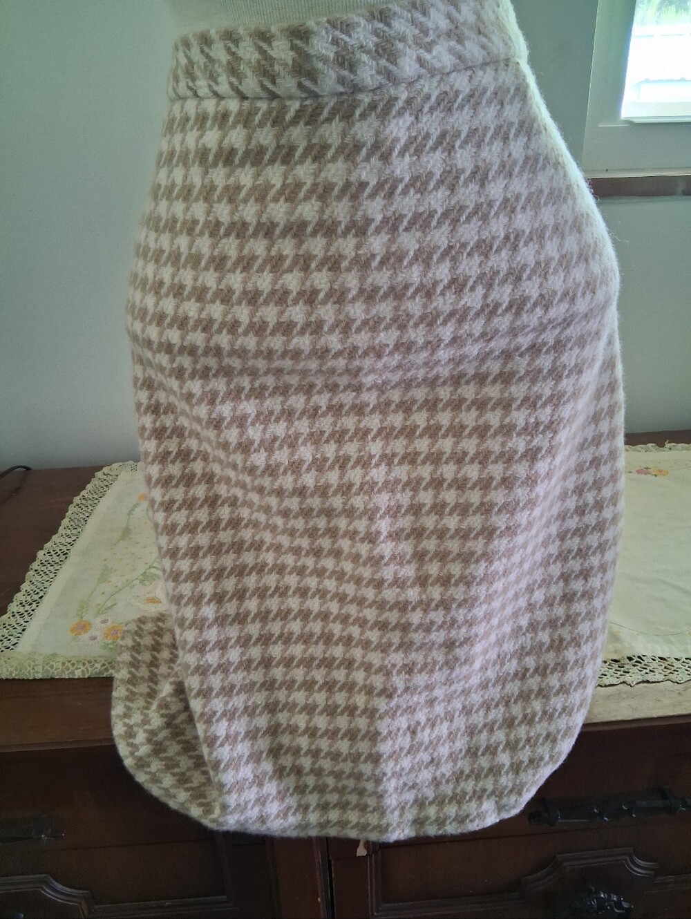 Plaid Houndstooth Pencil Skirt in Beige and Cream